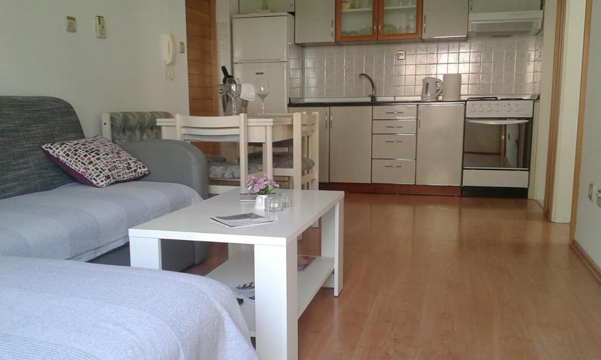 Apartman Loza เคล็ค ภายนอก รูปภาพ